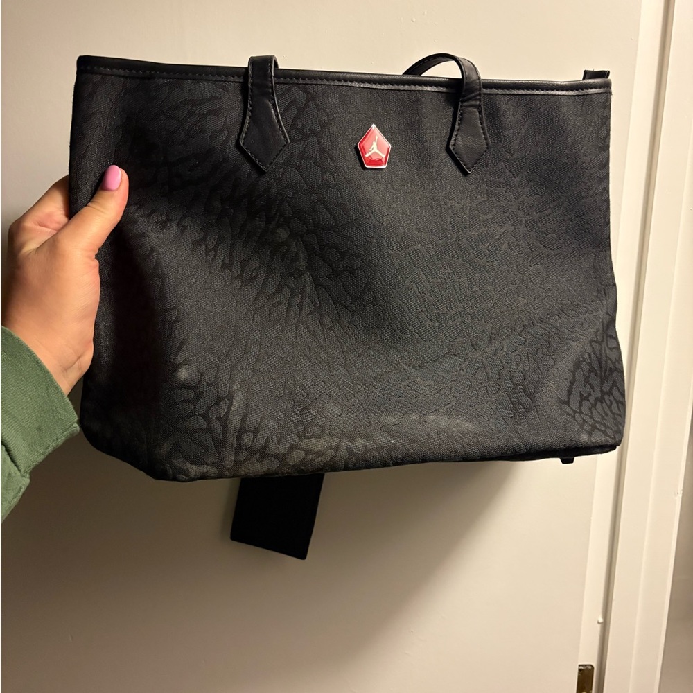 Jordan Black Textured Handbag